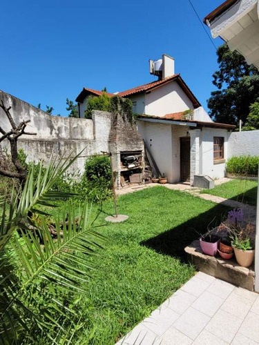 Chalet En Venta En Castelar Sur