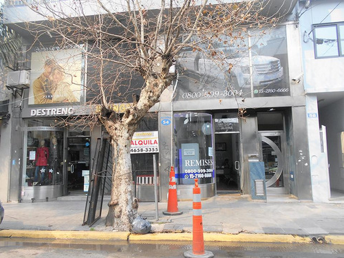 Venta Local 30m² Aprox. En R. Mejía - Céntrico - Muy Buen Estado