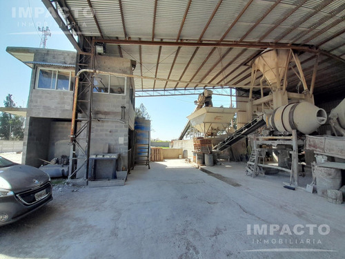 En Venta Fracción Industrial Con Mejoras Maximo Paz