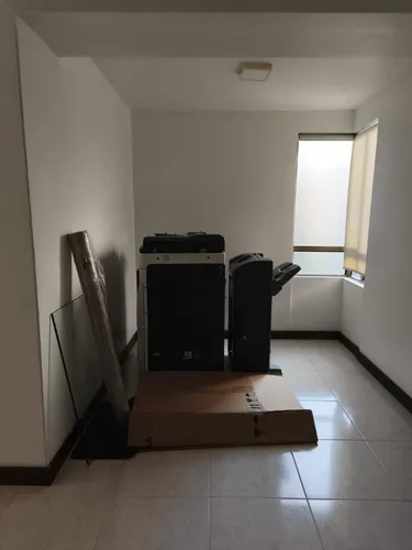 Vendo Apartamento Con Excelente Ubicación En La Parte Baja De La Loma De Los Bernal.