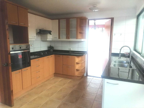 Hermosa Casa Recién Renovada - 851 (104141)
