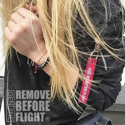 Llavero Kiss Me Before Flight - Remove Before Flight ®
