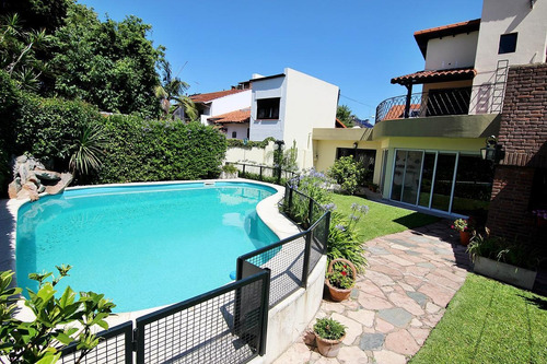 Imagen 30 de 30 de Chalet 7 Ambientes Venta Con Suite Jardin Terraza Piscina Quincho Y Cochera En Olivos