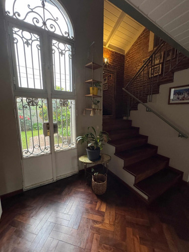 Casa En Venta De Categoría En Villa Zoila, Río Tercero !!
