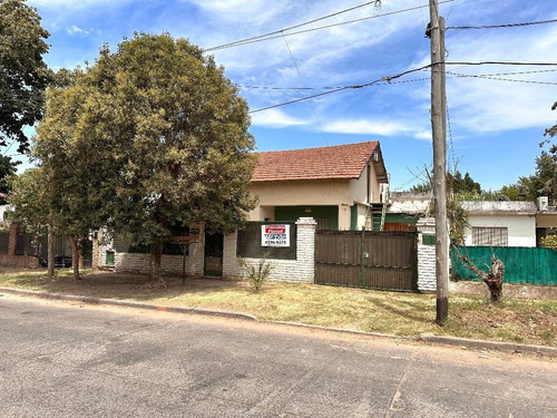 Casa Amplia En Monte Grande