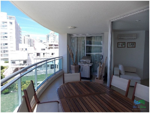 Apartamento En Punta Del Este, Aidy Grill- Ref: 618