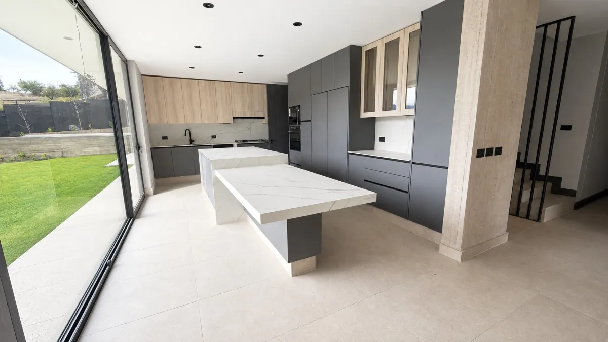 Imagen 2 de 17 de Arriendo Casa Con Piscina 5d 5b 4e/ Los Bravos / Lo Barnecha
