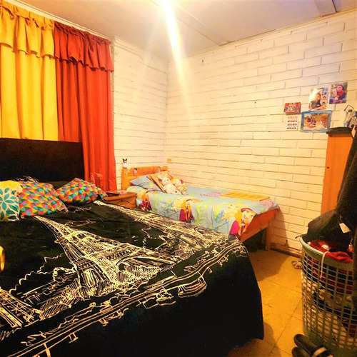 Casa En Venta De 3h, 2b, 2estc + Bog En Puente Alto Av.