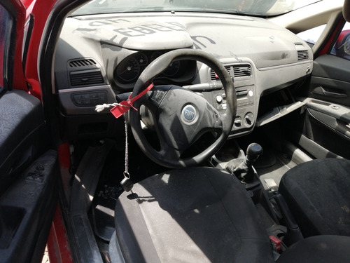 Imagen 7 de 10 de Fiat Punto Estándar Por Partes
