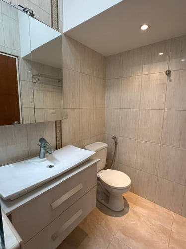 En Venta Acogedor Twonhouse En La Cuidad De Lecheria Estado Anzotegui