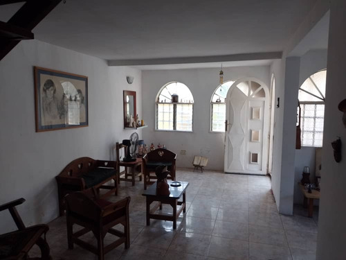 Se Vende Casa En Urb. Los Castores -san Joaquin.
