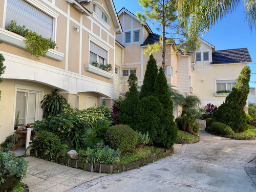 Casa En Venta En Barrio Cerrado En Villa Del Parque