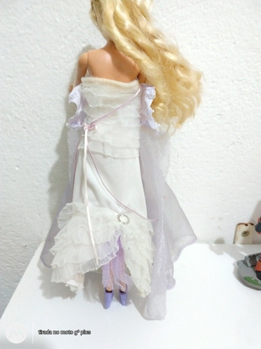 Boneca Barbie Princesa Anika (Usado)