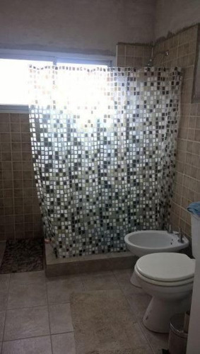 Casa 2 Dormitorios En Villa Elisa, La Plata. Posible Apto Ba