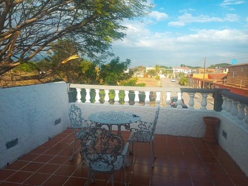 En Venta Casa De Dos Plantas En Urbanización Agua Sal, Ciudad Alianza, Guacara, Carabobo.