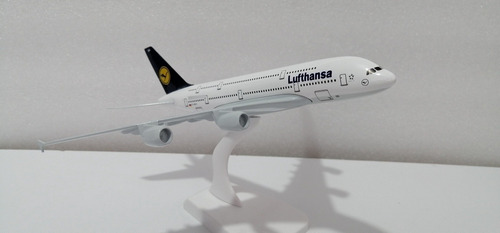 Lufthansa A380, Escala 1/350, Metalico, 19cms Largo. 
