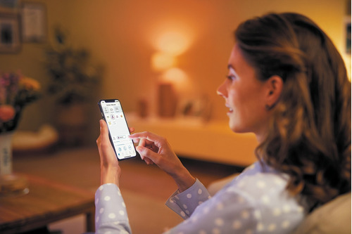 Imagen 8 de 10 de Lampara Led Inteligente Philips Wifi Smart Color E27 X3 Un