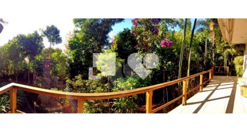 Excelente Localização Em Um Terreno De 2500m², Casa Com 700m², Peças Amplas. - 28-im408548