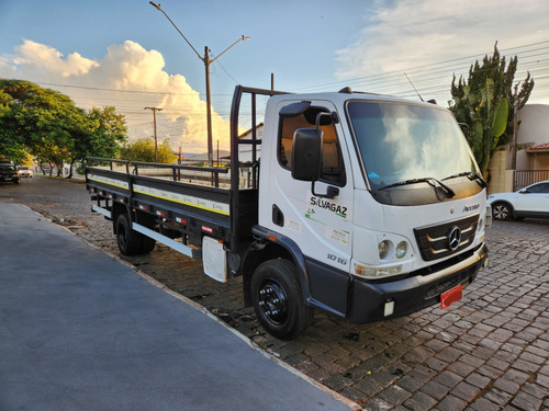 Acello 1016 Mercedes Benz Com Carroceria De Metal