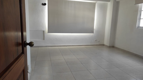 Imagen 6 de 16 de Apartamento En Alquiler En Evaristo Morales!