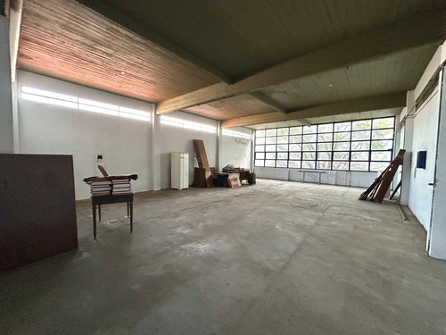 Depósito Lote Propio - 590 M2 Aprox. - Entrada Camión - Montacarga