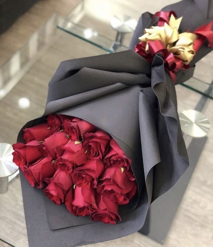 Imagen 3 de 3 de 20 Hojas De Papel Negro Para Ramos, Bouquets Flores, Regalos