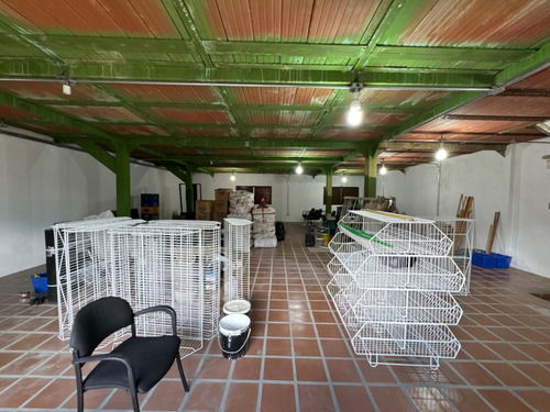 Local Comercial En Alquiler Zona Colonial De Petare 540 Mts