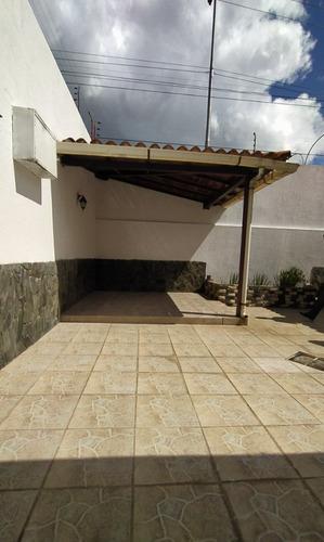 Imagen 18 de 30 de Casa En Venta Puerto Ordaz, Urbanización Chilemex Calle Copiapó, Bella Y Lista Para Iniciar Tu Hogar En Una Zona Tranquila. Una Casa Amplia Para Compartir En Familia