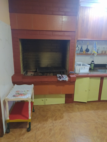 Imagen 7 de 16 de Casa Muy Buena Ubicación, 5 Ambientes Y Dependencias.