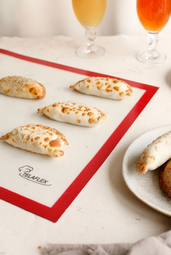 Imagen 2 de 5 de Placa Silicona Macarrons Horno Reposteria 30x40 Titanweb