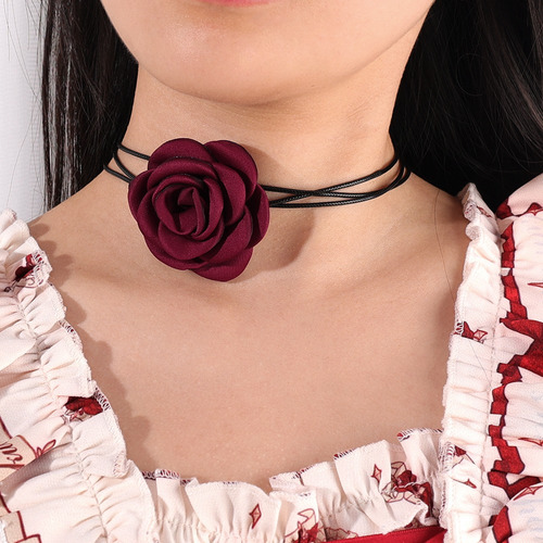 Gargantilla Sexy Rosa Con Cuello De Piel Y Flores