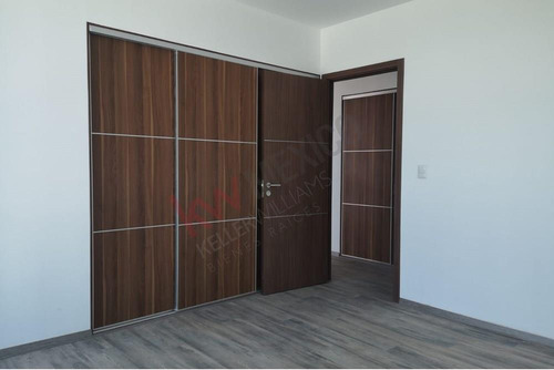Departamento En Venta Juriquilla Santa Fe Con Balcon