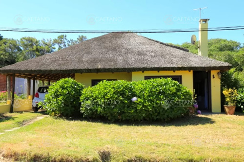 Casa En Venta 2 Dormitorios El Chorro