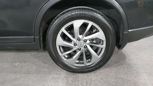 Nissan X-Trail 2.5 Advance 3 Row Cvt