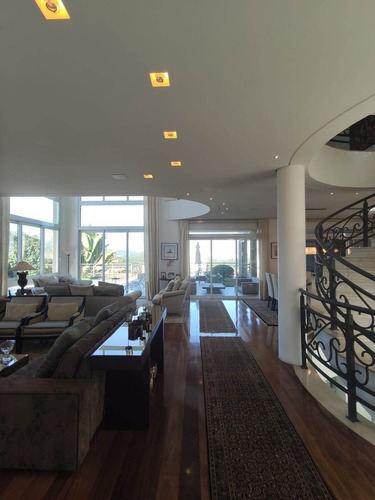 Tamboré 10 | Casa Alto Padrão | Vista Para Reserva | Piscina Aquecida | Adega Climatizada | Sala De Ginástica | 4 Suítes - Cnc1199