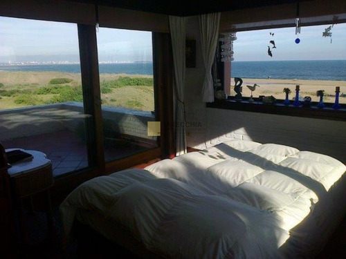 Imagen 26 de 30 de Venta De Casa De 5 Dormitorios En Las Grutas Frente Al Mar