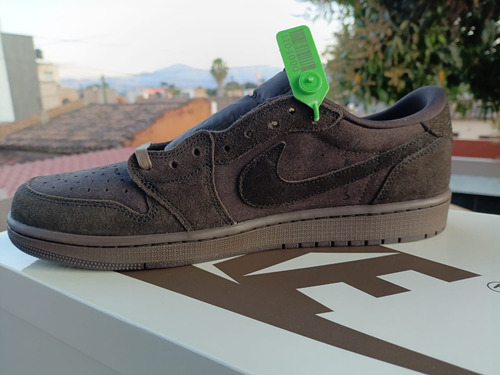 Tenis Jordan 1 Low Travis Velvet Brown Talla 31cm