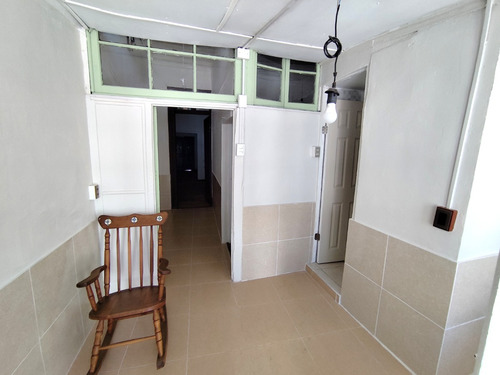 Casa Remodelada A Pasos De Futura Estación De Metro