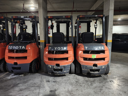 Autoelevador Toyota Diesel Fdzn-25 Entrega Inmediata Triple