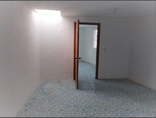 Casa Con 4 Departamentos En Venta Para Inversion En Rentas,c. Bugambilias 8, El Rosario, Iztapalapa,ciudad De México.-jmjc6