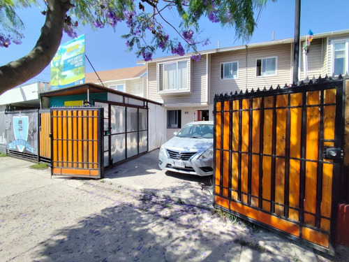 Excelente Propiedad Comercial En Sector Residencial!!