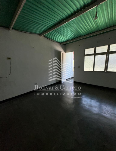 En Venta Locales Comerciales Con Apartamento En Ejido, Edo Merida,   Codigo: B&c0-567