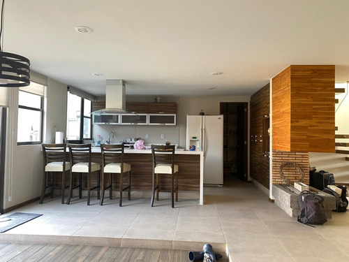Hermosa Y Cómoda Casa En Venta En Calimaya.