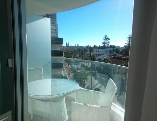 Apartamento En Venta De 2 Dormitorios En Peninsula