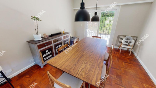 En Buena Zona Residencial, Chalet Totalmente Actualizado Con Lo Mejor, Jardin, Pileta.