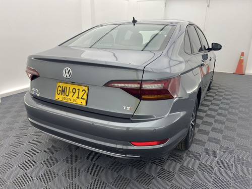 Imagen 10 de 25 de Volkswagen Jetta Highline 1.4 Turbo