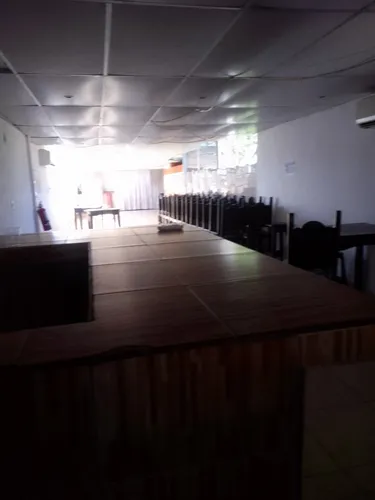Alquilo. Local Comercial