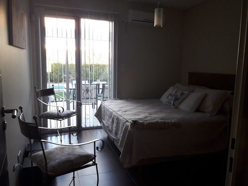Casa En Venta De 2 Dormitorios Con Pileta En Manzanar Kossman En Cipolletti