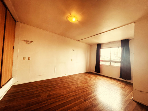 Rebajada !!!!!vendo Amplia Casa De Dos Niveles En Valparaíso