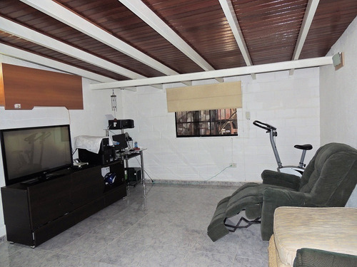 Imagen 10 de 16 de Bella Town House En Llano Alto